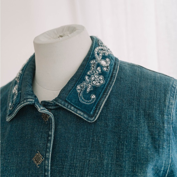 Western style beaded denim jacket - Picture 3 of 9